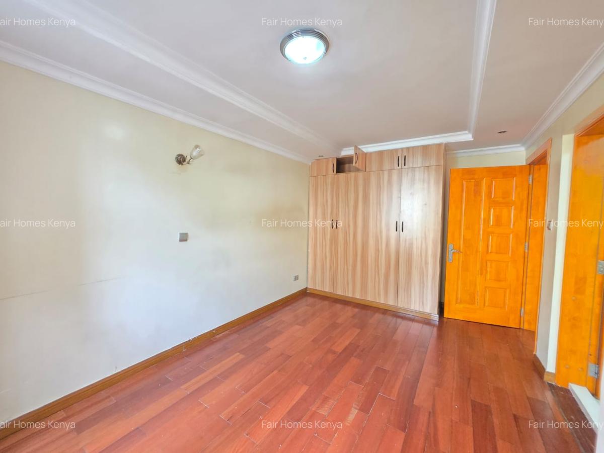 5 Bed Townhouse with En Suite at Chalbi Drive - 8