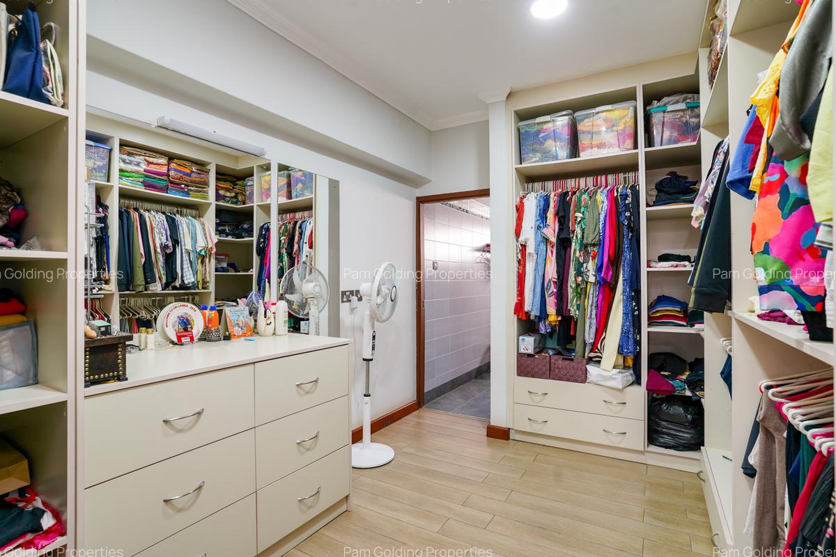 5 Bed Townhouse with En Suite at Muhoho Avenue - 8