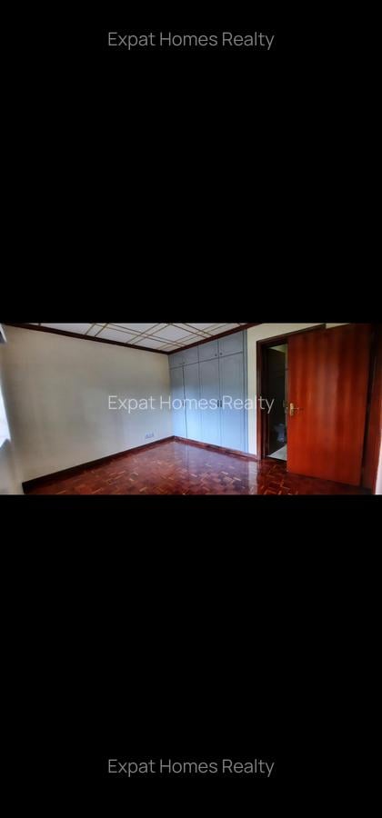 4 Bed House in Lavington - 10