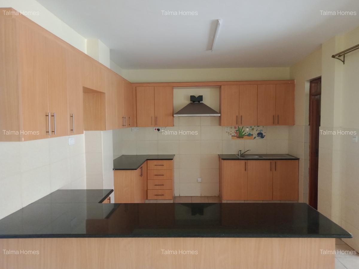 4 Bed Apartment with En Suite at Facing Statehouse - 6