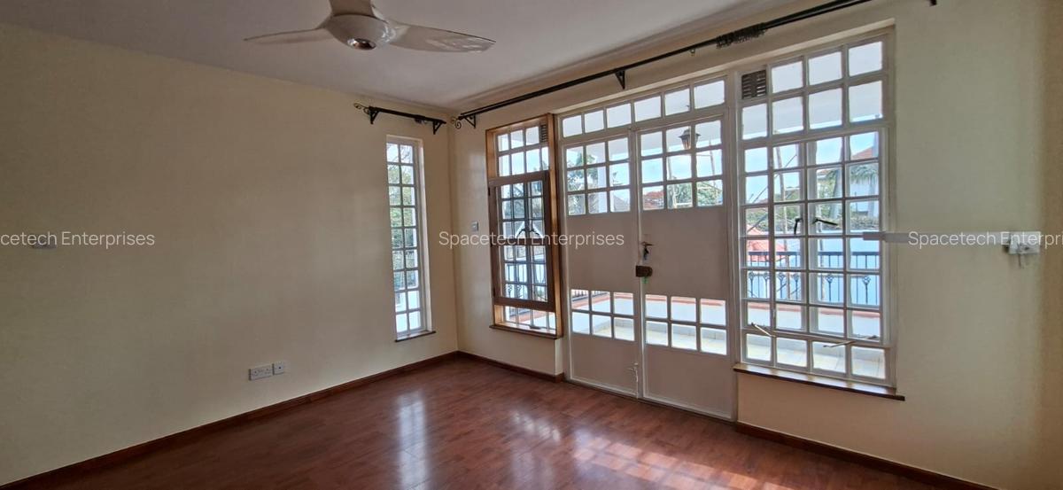 4 Bed House with En Suite in Runda - 17