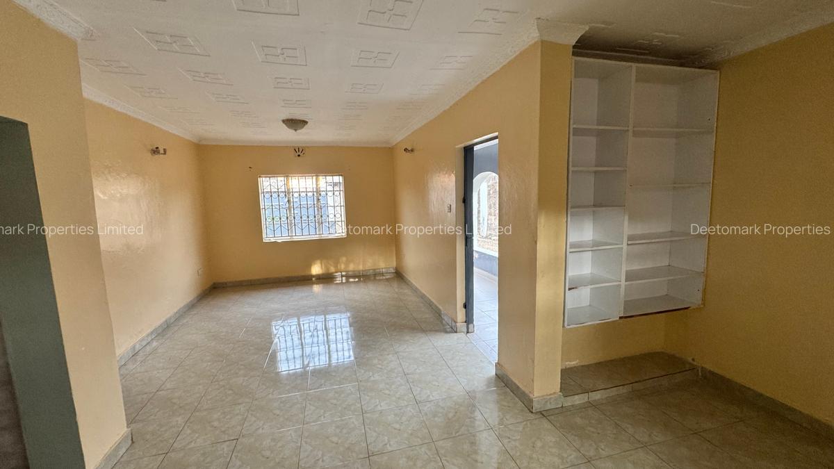 4 Bed House with En Suite at Karen End - 6