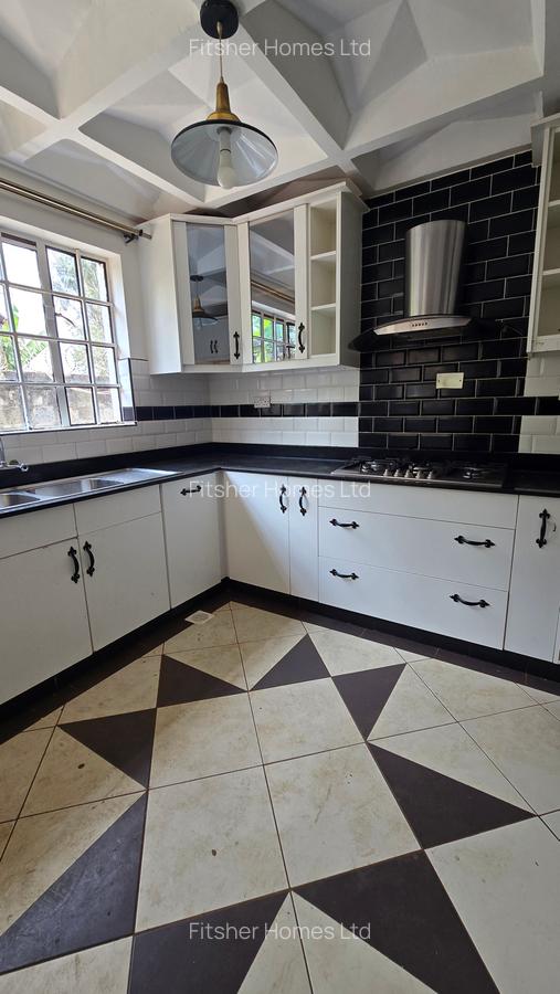 4 Bed House with En Suite in Kiambu Road - 9