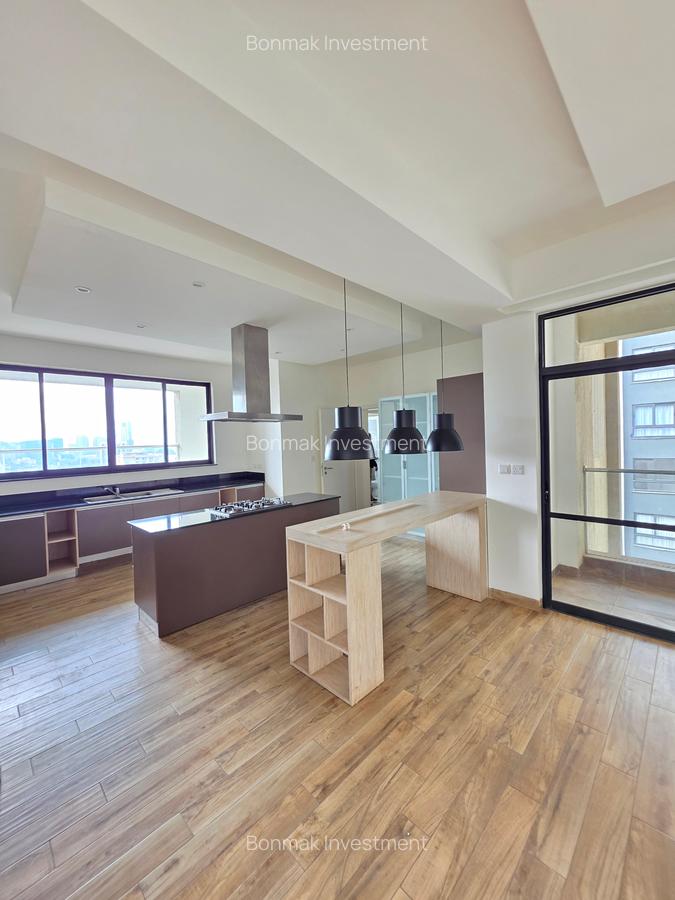 4 Bed Apartment with En Suite at Riverside Drive - 3