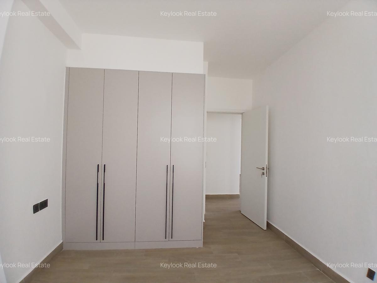 3 Bed Apartment with En Suite at Riverside Drive - 11