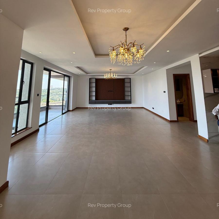 4 Bed Apartment with En Suite in Riverside - 1