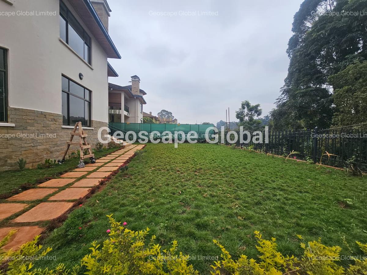 5 Bed House with En Suite in Kyuna - 2