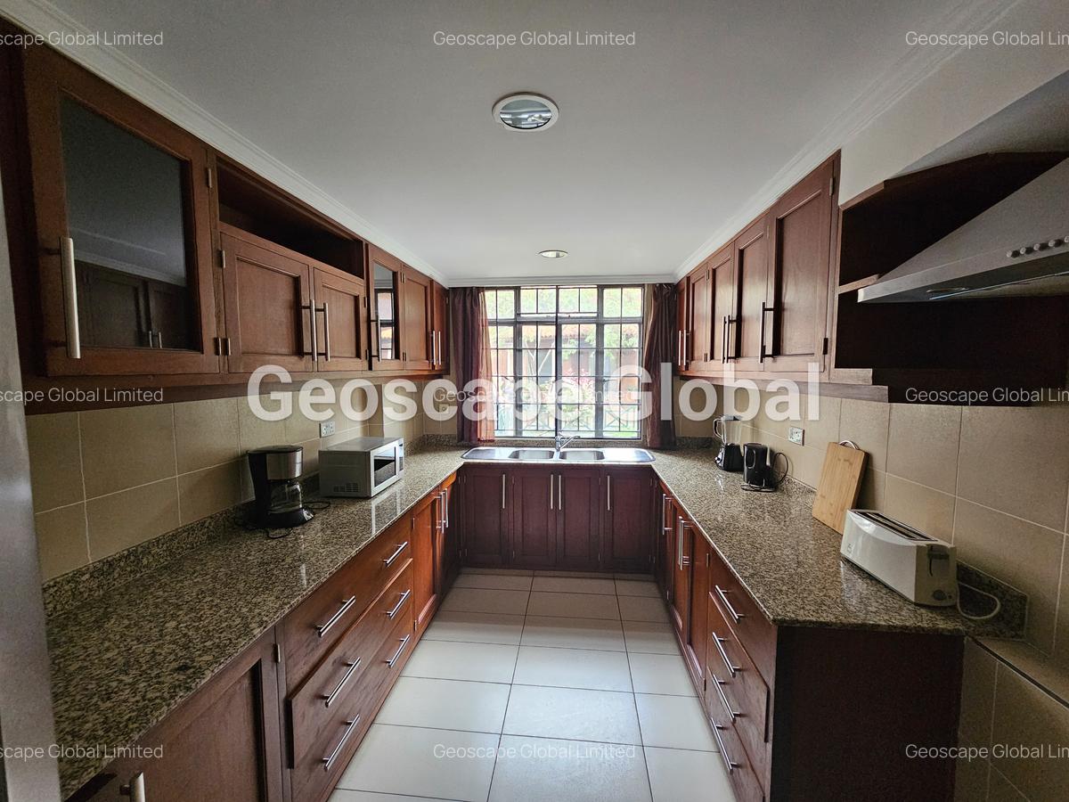Furnished 3 Bed Apartment with En Suite in Riverside - 4
