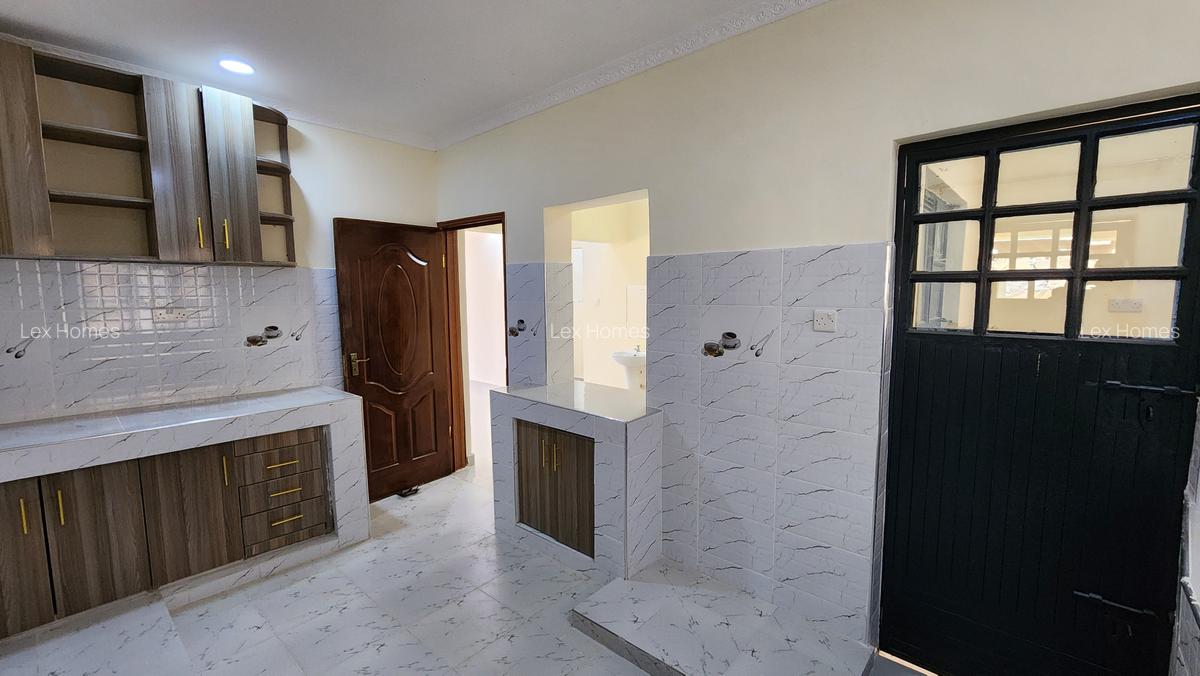 3 Bed House with En Suite at Rimpa Road - 10