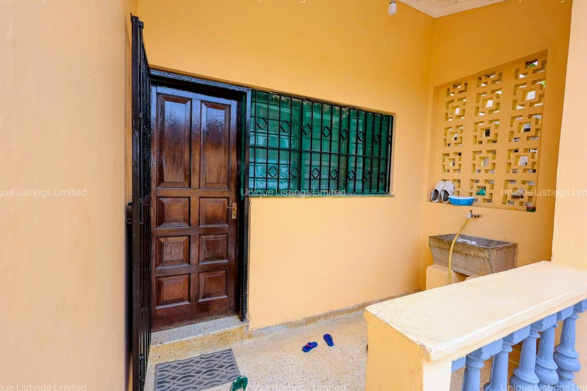 4 Bed House with Staff Quarters at Behind Oshwal Academy - 8