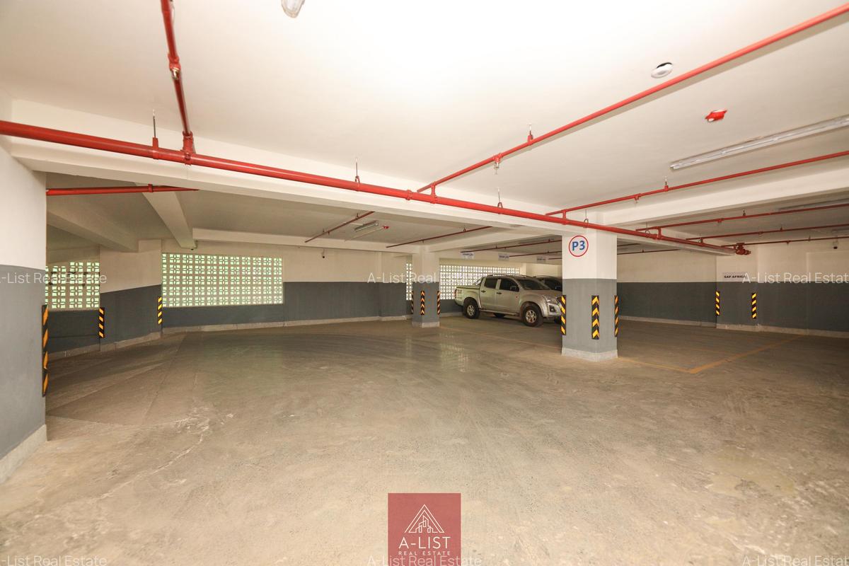 1,938 ft² Commercial Property with Service Charge Included at Marcus Garvey Road - 13