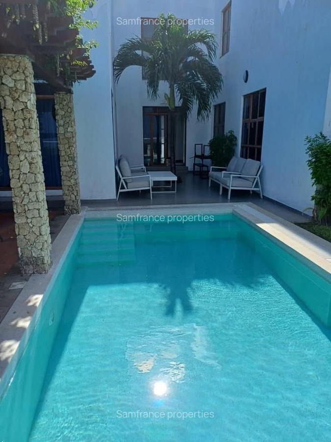4 Bed Villa with En Suite at Sultan Palace - 7