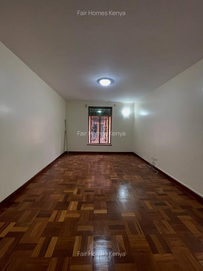 5 Bed Townhouse with En Suite at Othaya Road - 13