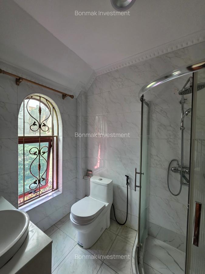 4 Bed Townhouse with En Suite at Lavington Green - 14