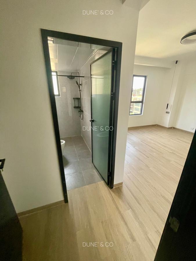 Serviced 2 Bed Apartment with En Suite in Westlands Area - 15