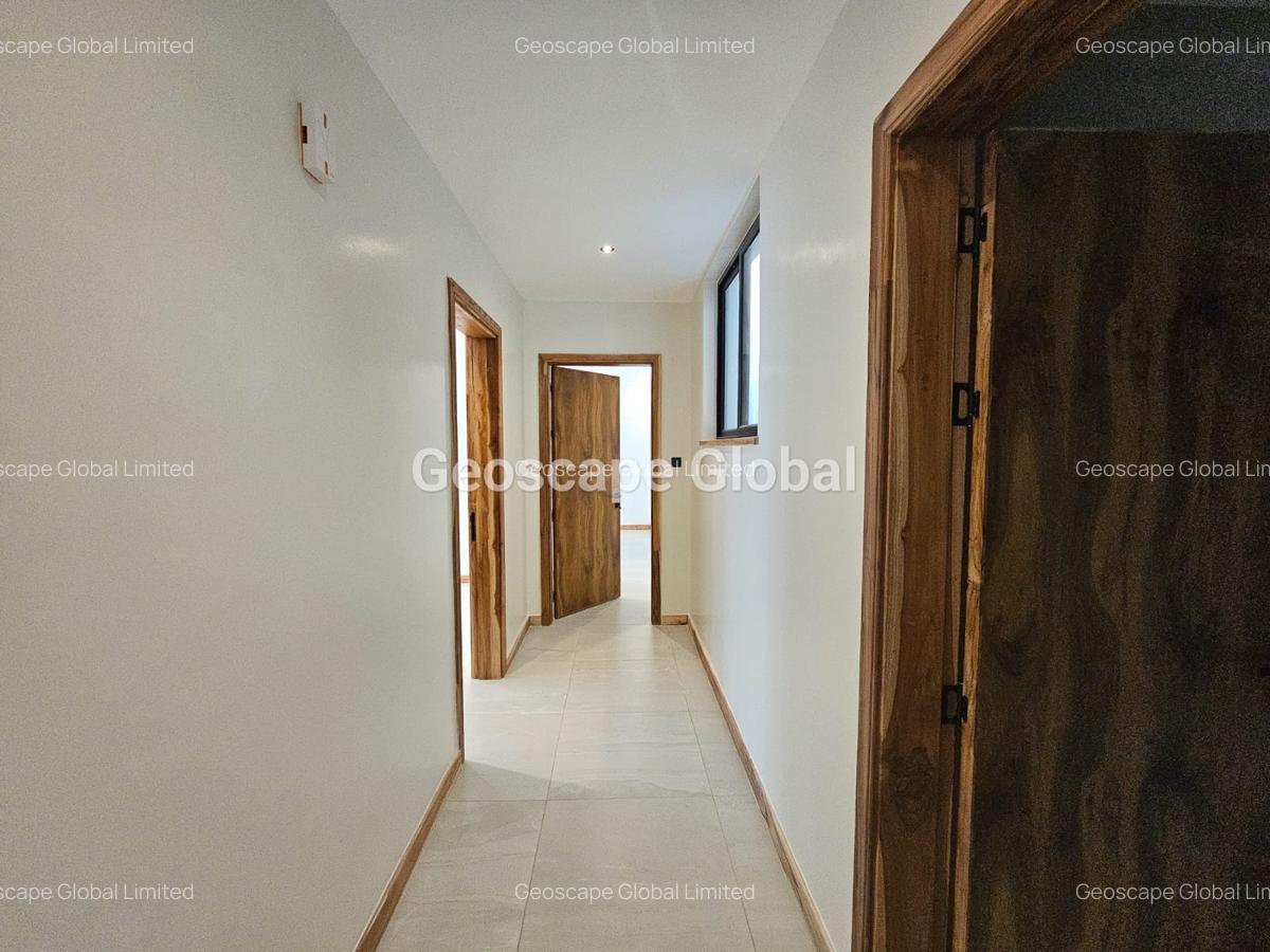 4 Bed Apartment with En Suite in Westlands Area - 5