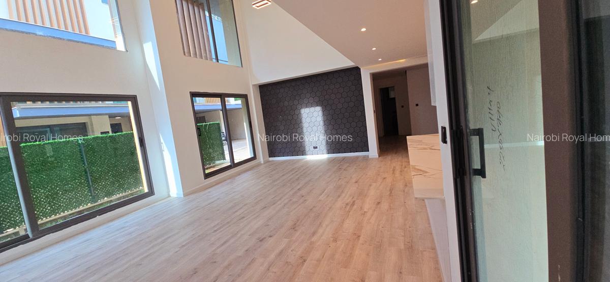 5 Bed House with En Suite at Lavington Green - 8