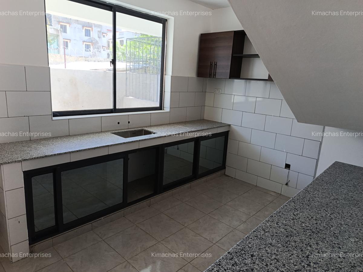 4 Bed Townhouse with En Suite at Links Road - 4