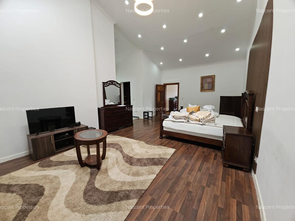 6 Bed House with En Suite in Runda - 19