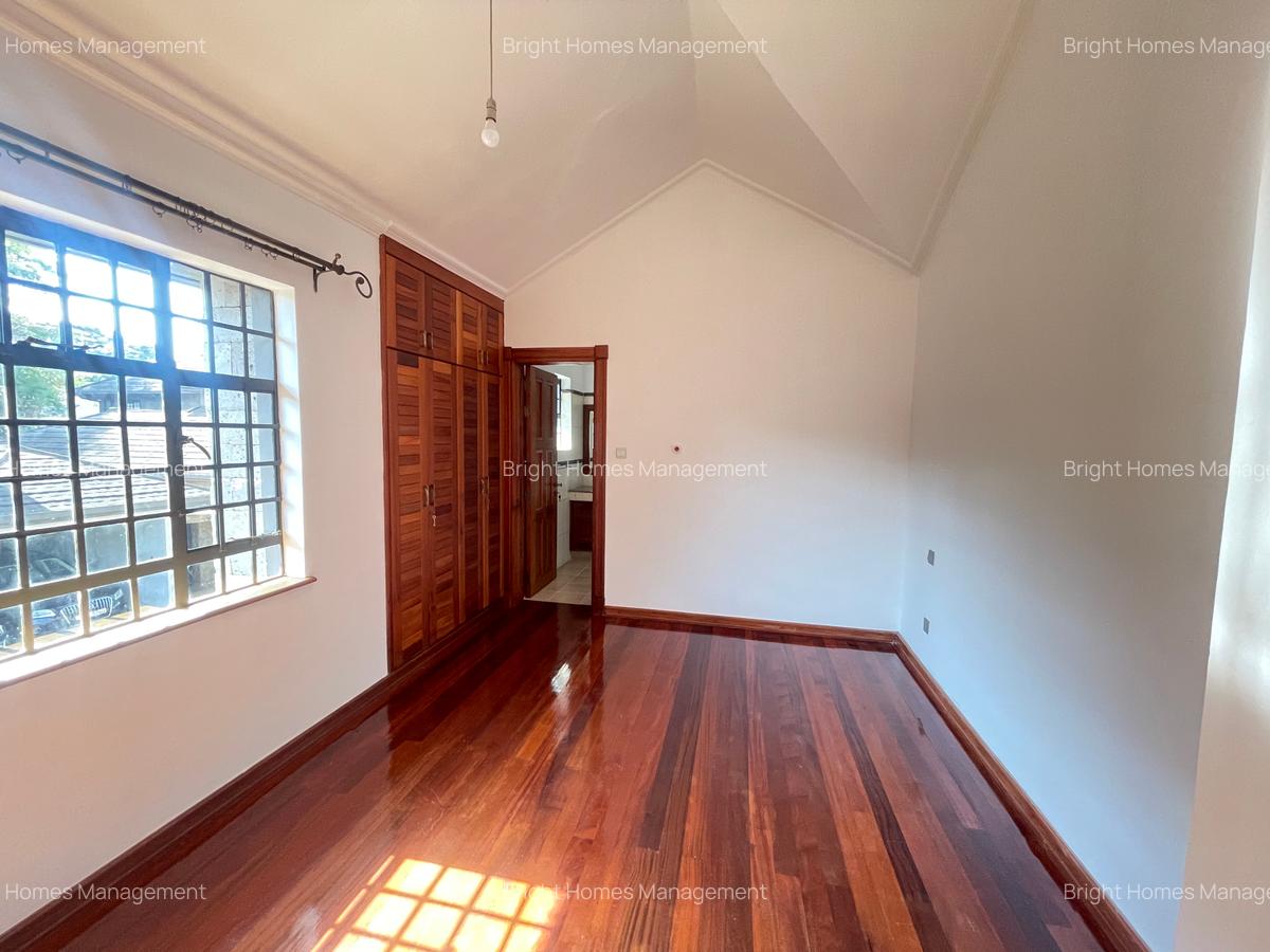 4 Bed Townhouse with En Suite in Spring Valley - 12