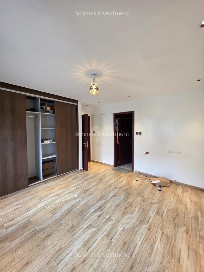 5 Bed Townhouse with En Suite at Lavington Green - 11