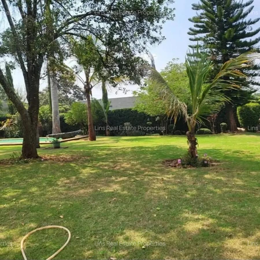 5 Bed House with En Suite in Runda - 3