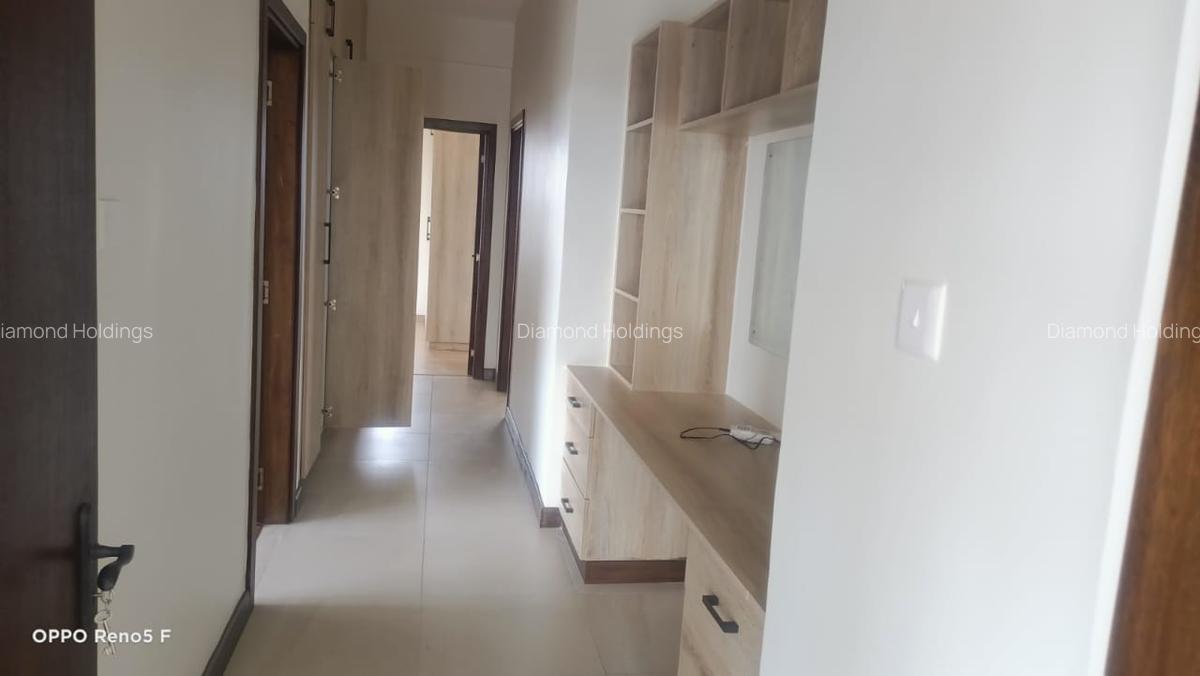 3 Bed Apartment with En Suite at Parklands - 6