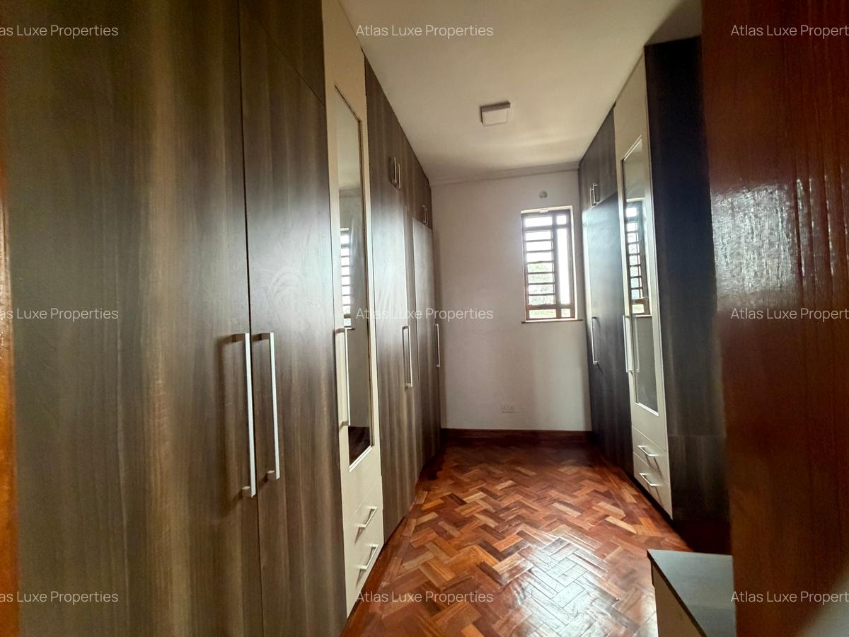 5 Bed House with En Suite at Mushroom Gardens - 11