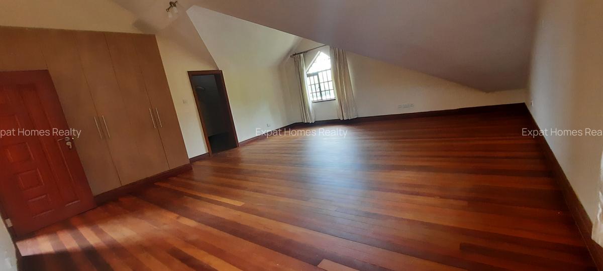 5 Bed Townhouse with En Suite in Lavington - 6