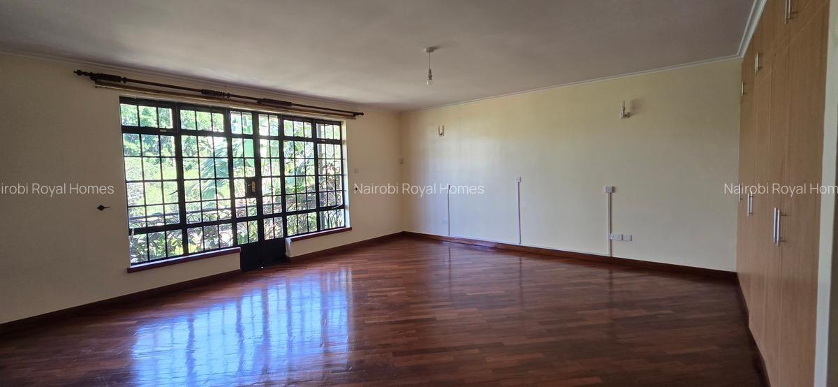 4 Bed Townhouse with En Suite at Lavington Green - 15