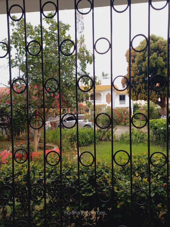 4 Bed House with En Suite in Nyali Area - 5