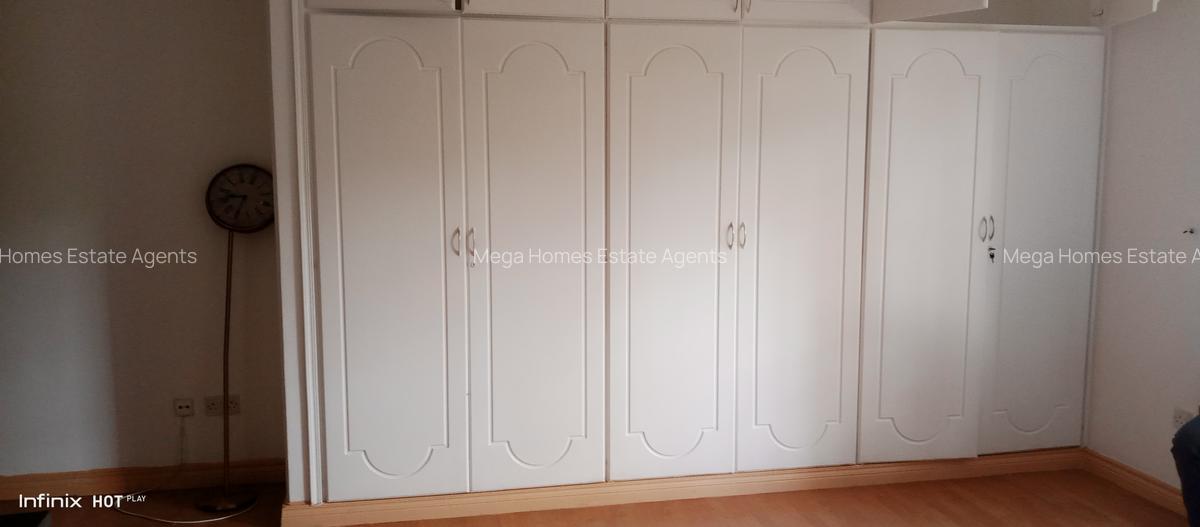 Serviced 3 Bed Apartment with En Suite at Brookside Drive - 17