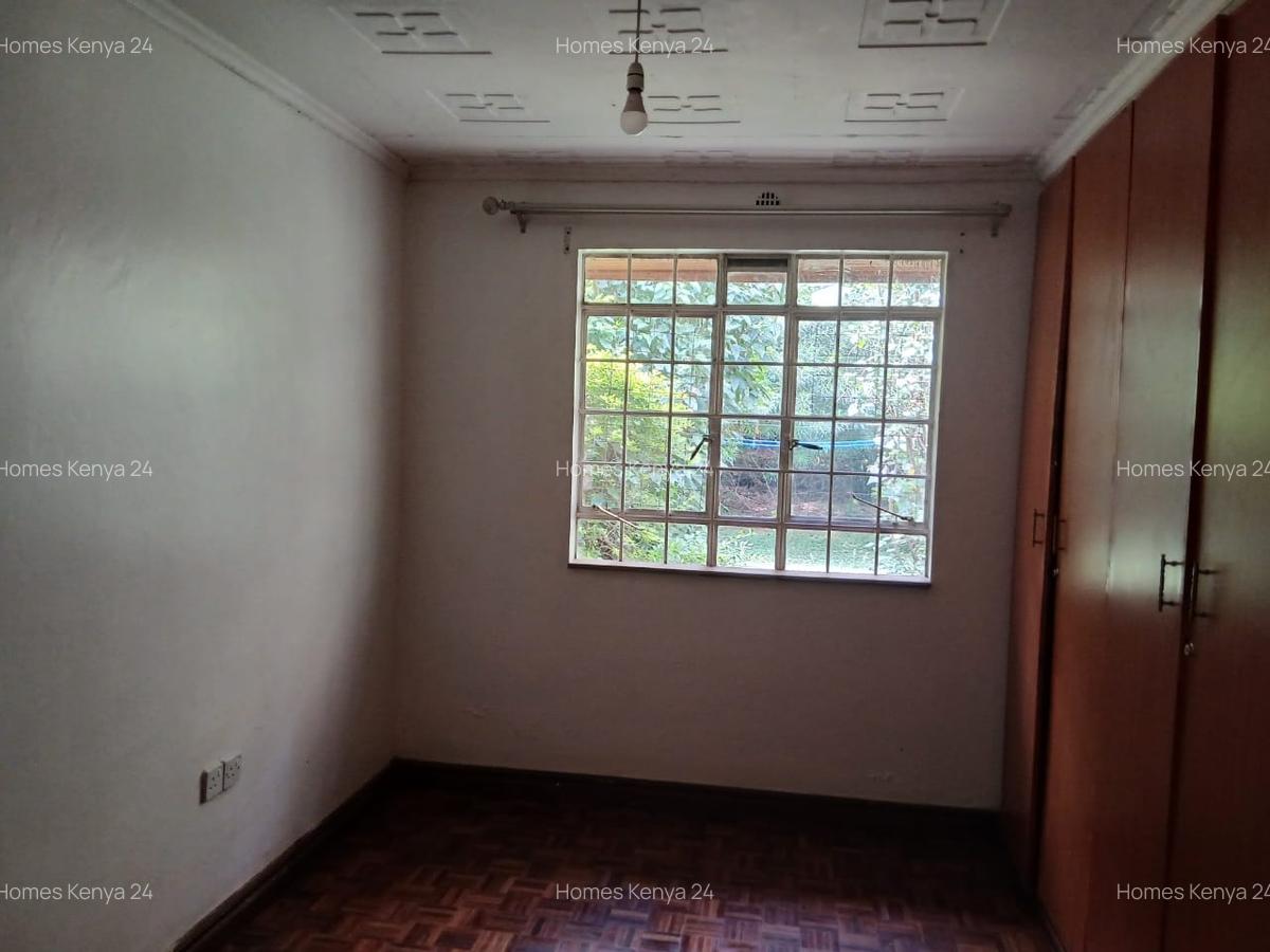 2 Bed House in Ridgeways - 7