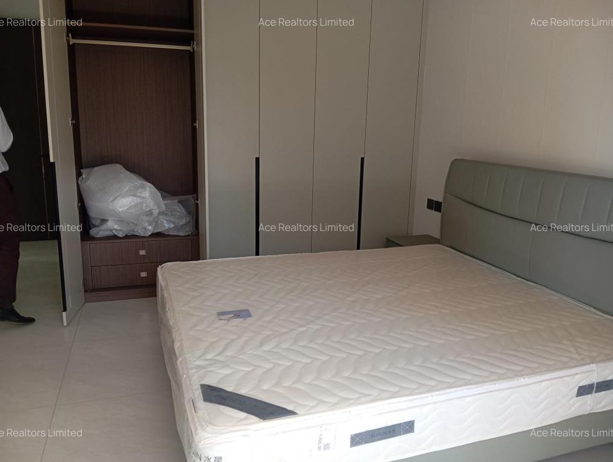 5 Bed Townhouse with En Suite at Lavington - 6