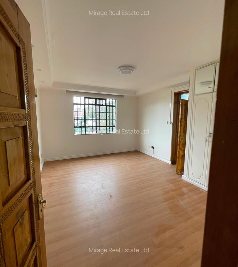 3 Bed Apartment with En Suite in Lavington - 18