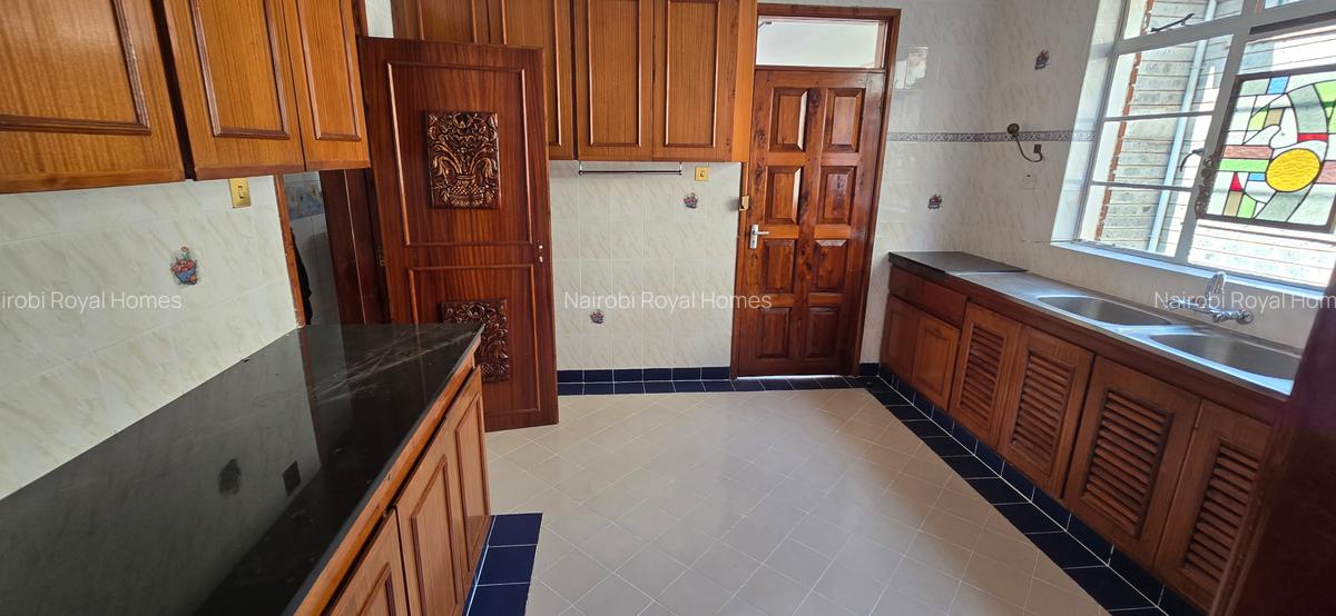 3 Bed Apartment with En Suite at Riverside Drive - 20