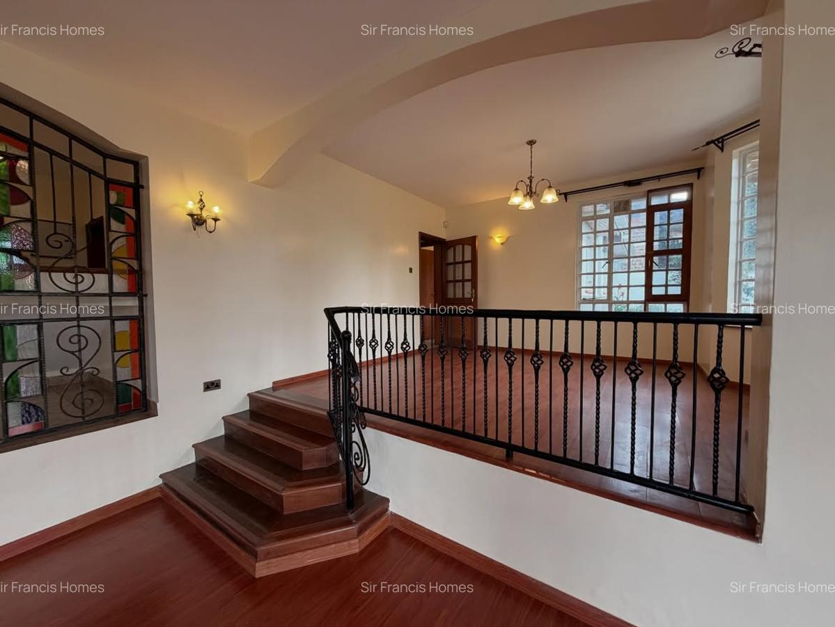 5 Bed House with En Suite in Runda - 13