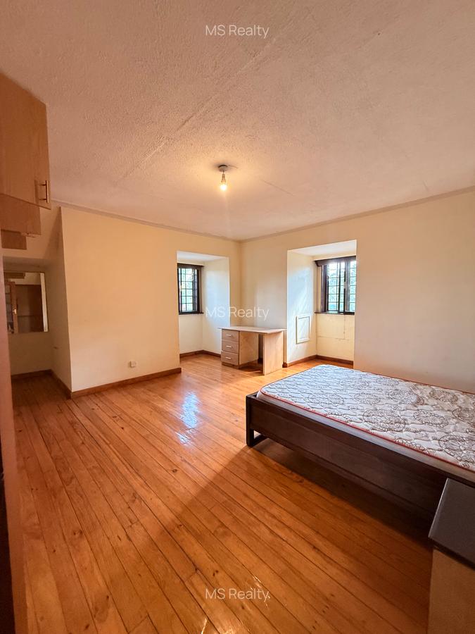 7 Bed House with En Suite in Runda - 19