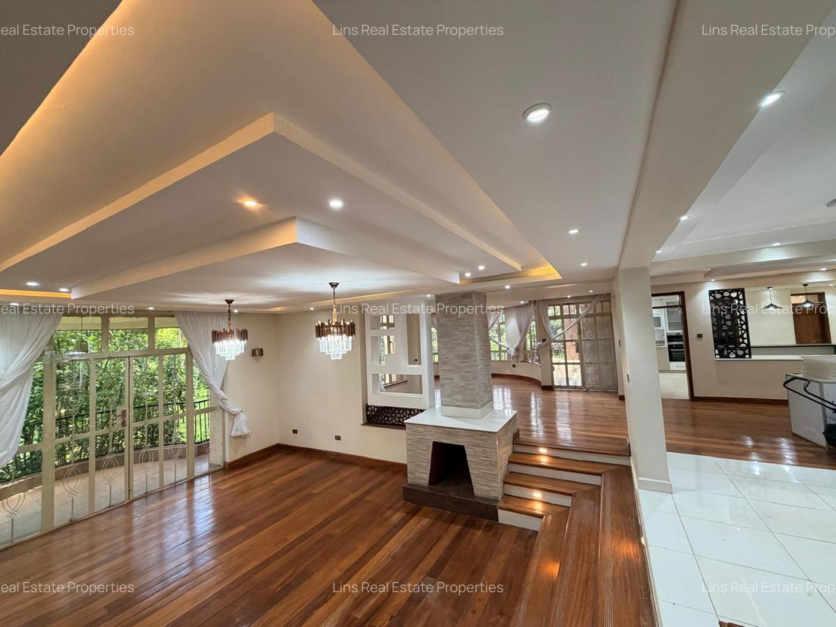 10 Bed House with En Suite in Nyari - 5