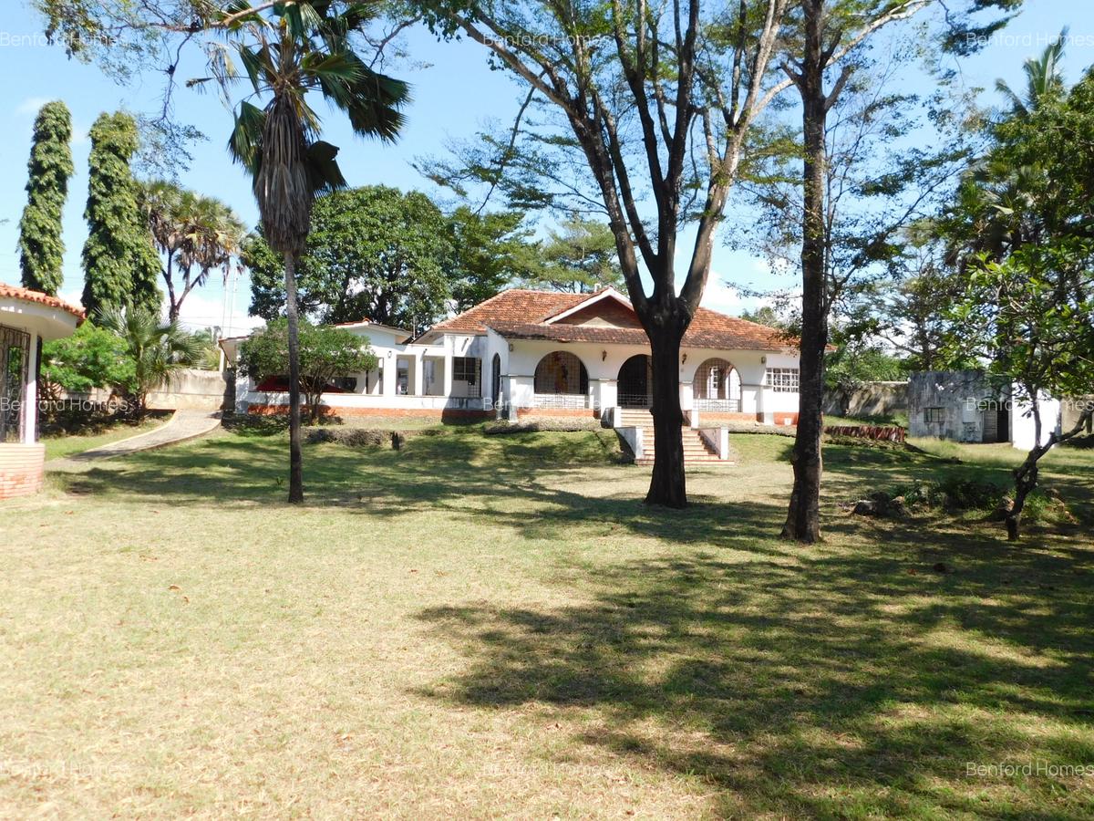 4 Bed House with En Suite in Nyali Area - 1
