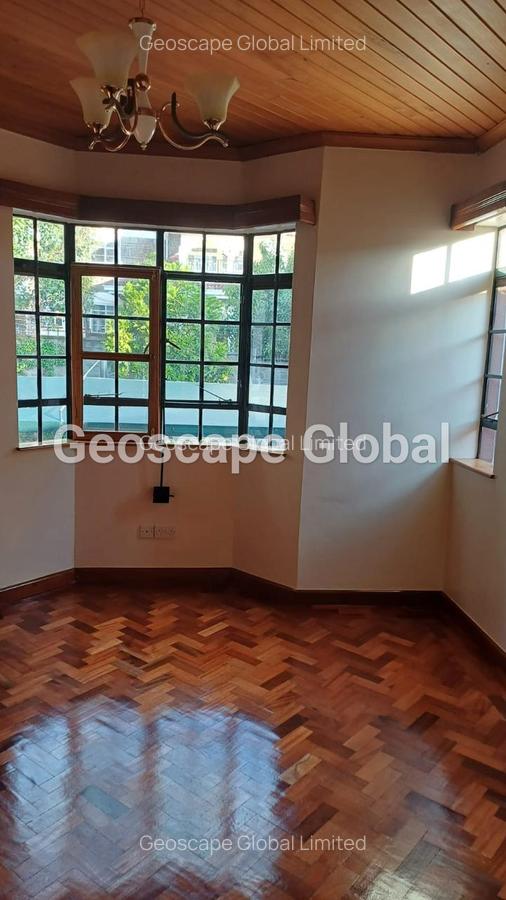 5 Bed House with En Suite in Runda - 13