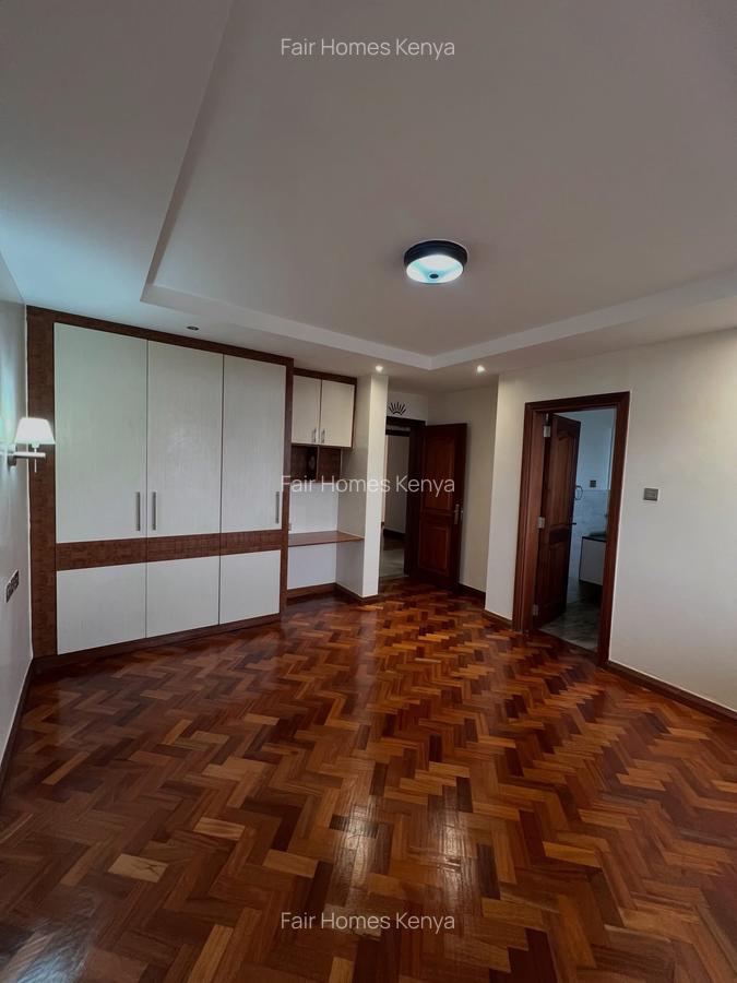 4 Bed Apartment with En Suite at Riverside Drive - 3