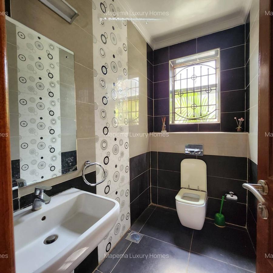 5 Bed House with En Suite at Hardy Area - 15