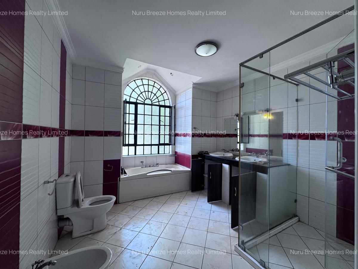 5 Bed Townhouse with En Suite in Runda - 5
