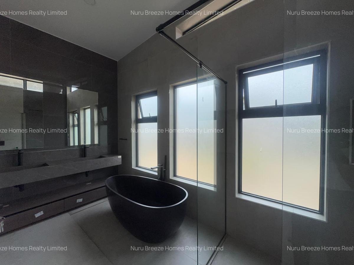 5 Bed Townhouse with En Suite in Runda - 19