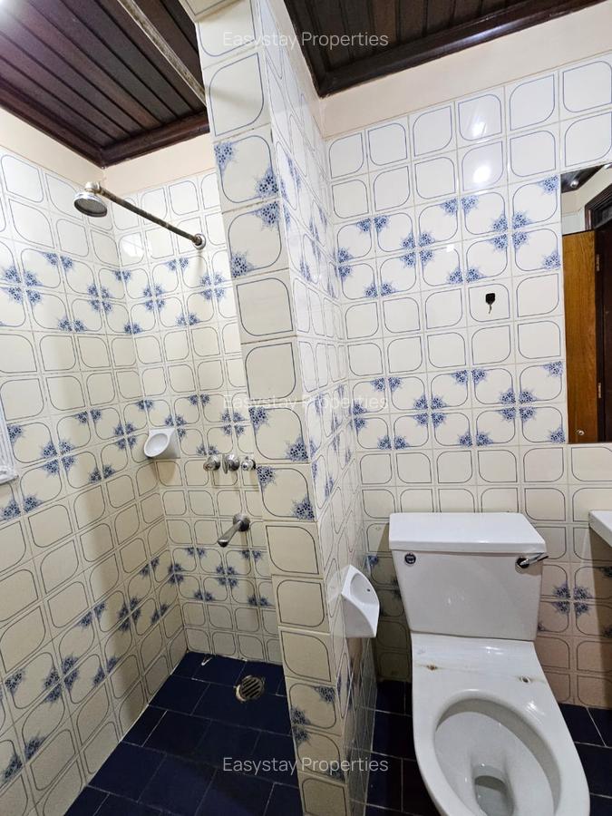 3 Bed Townhouse with En Suite in Brookside - 8