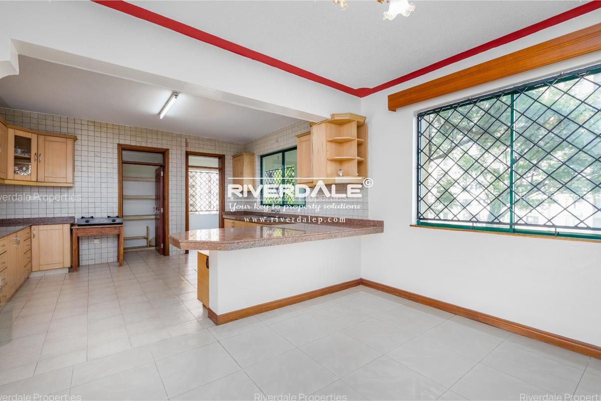 3 Bed Apartment with En Suite in Kilimani - 2