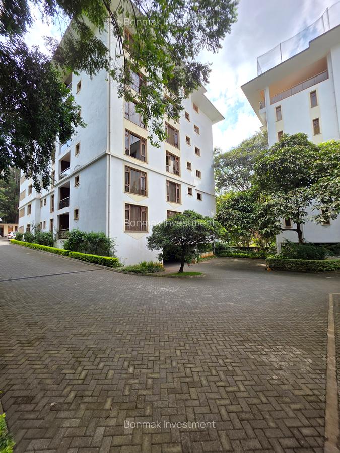 Furnished 3 Bed Apartment with En Suite at Riverside Drive - 4