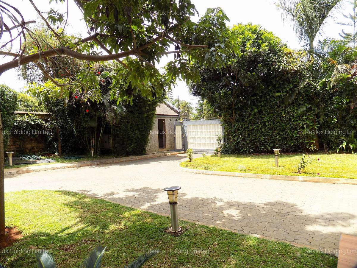 7 Bed Villa with En Suite in Kiambu Road - 2