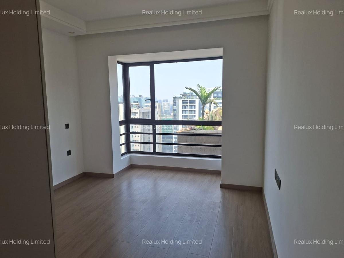 2 Bed Apartment with En Suite in Riverside - 10